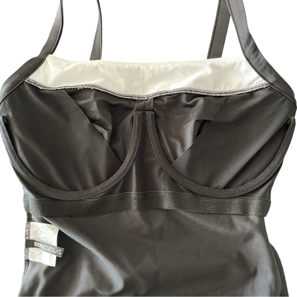 MIRACLESUIT DD-Cup Kara One Piece in Colorblock size 14DD black/white NWT cruise - Picture 4 of 14